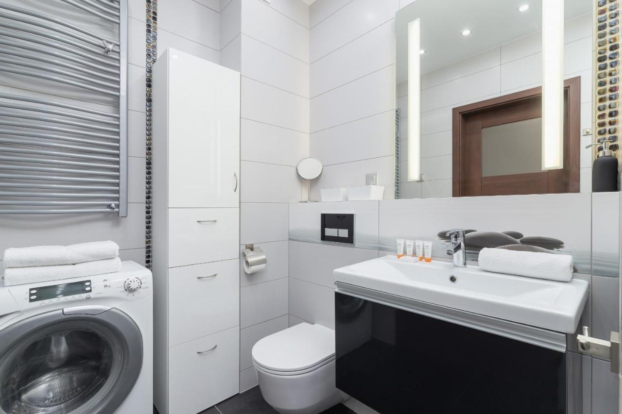 Krakow Blonia Apartment With Balcony By Noclegi Renters Extérieur photo